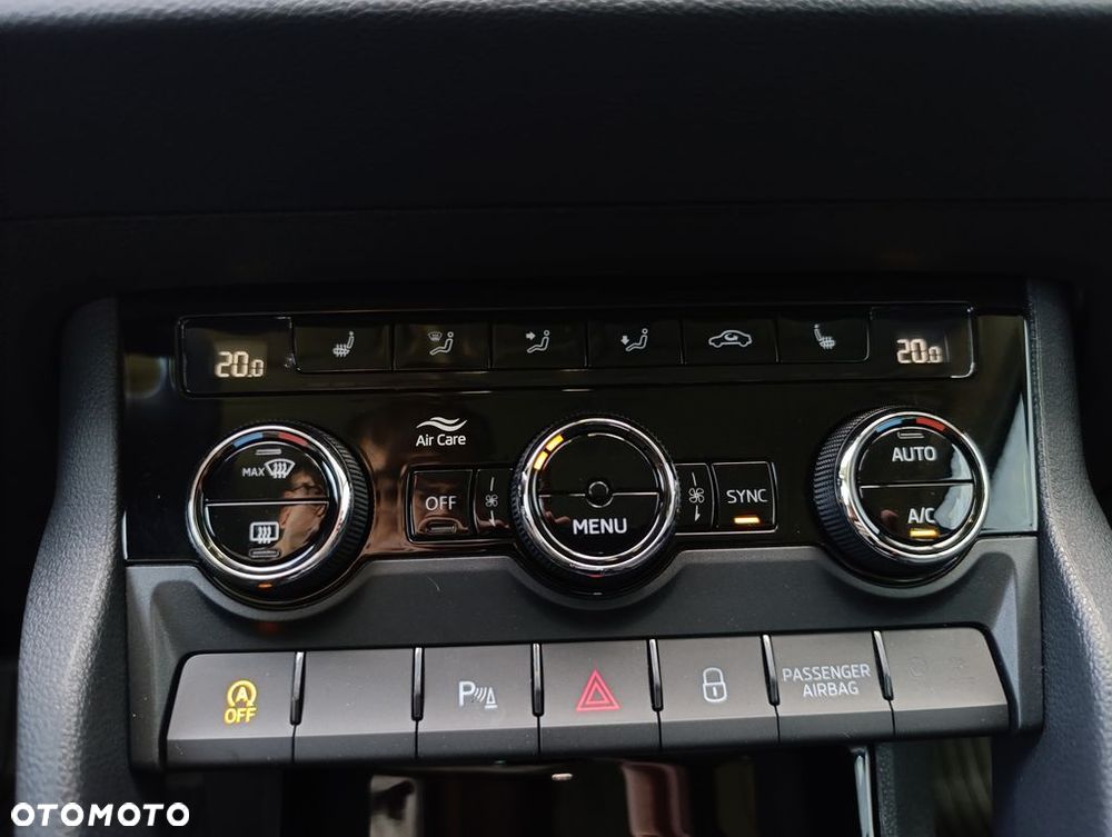 Skoda Karoq 1.5 TSI ACT Style DSG - 25