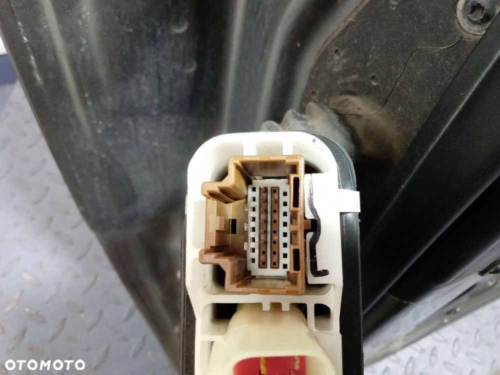 GRAND CHEROKEE WK2 DRZWI PRZÓD PRAWE PDM - 6