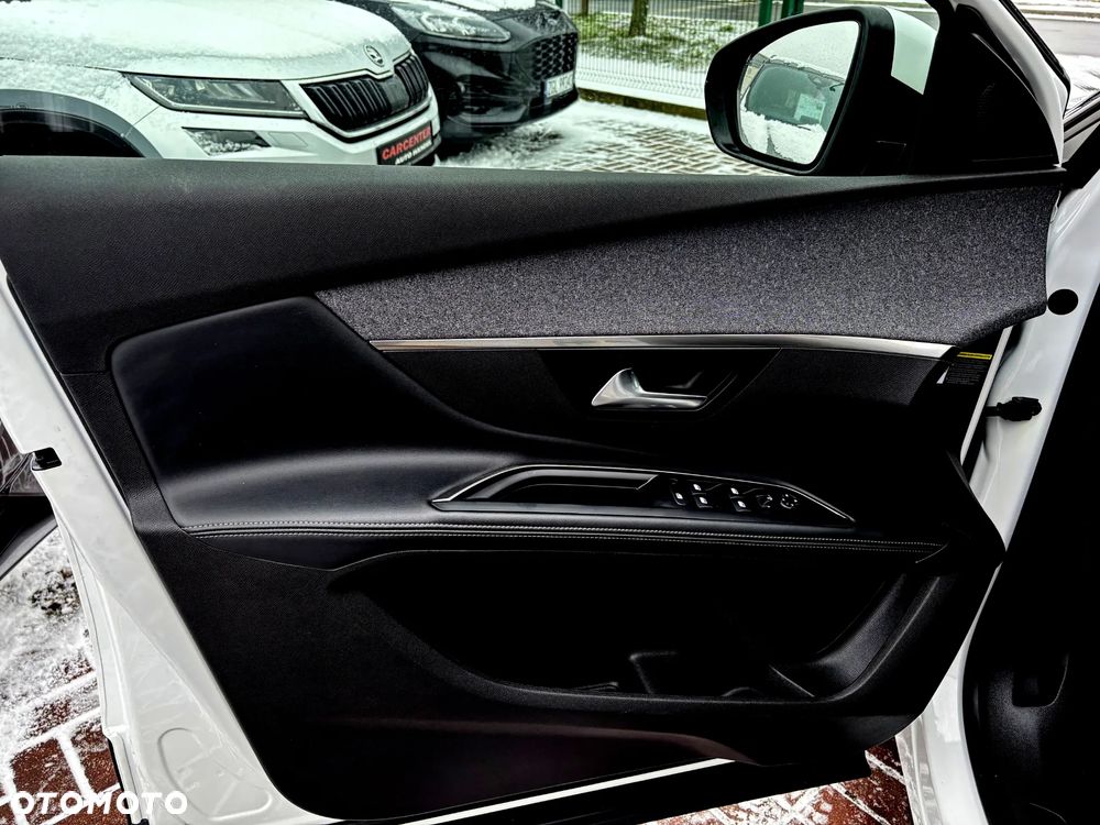 Peugeot 5008 1.6 PureTech Allure S&S EAT8 - 28