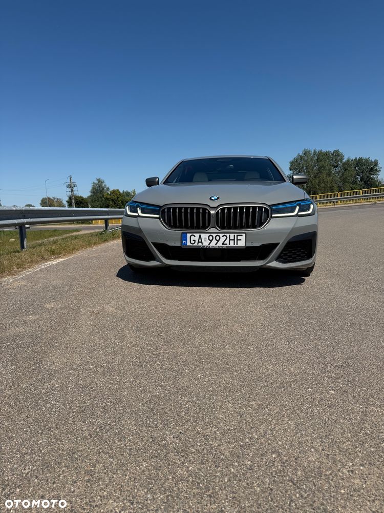 BMW Seria 5 M550i xDrive - 2