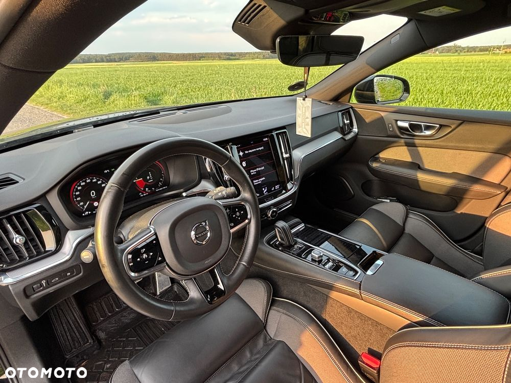 Volvo V60 T6 AWD Recharge Geartronic RDesign - 11