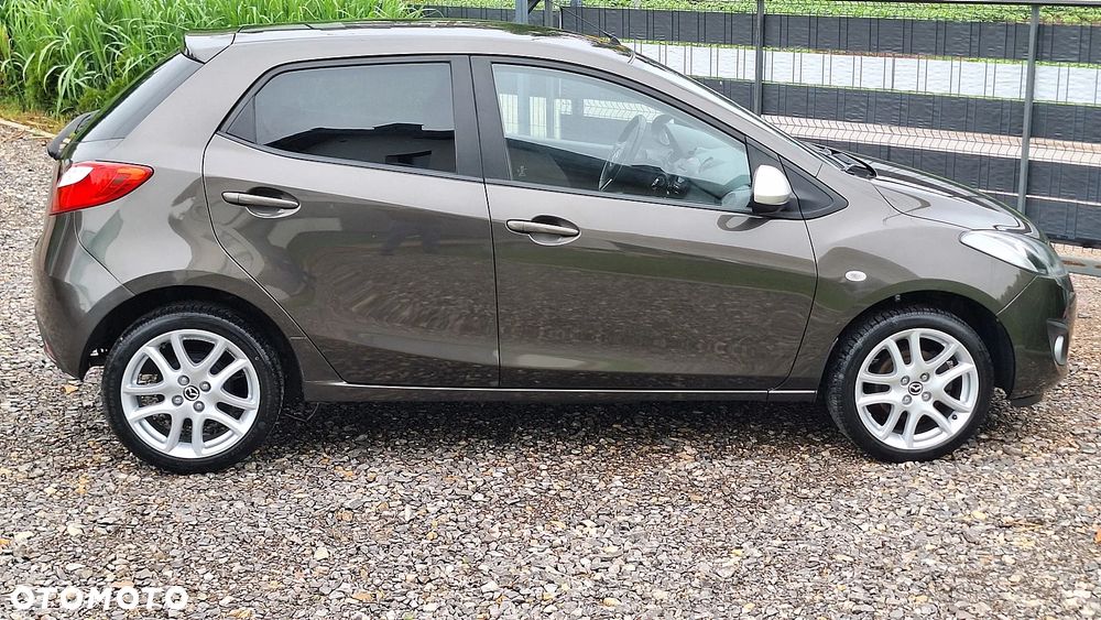 Mazda 2 - 4