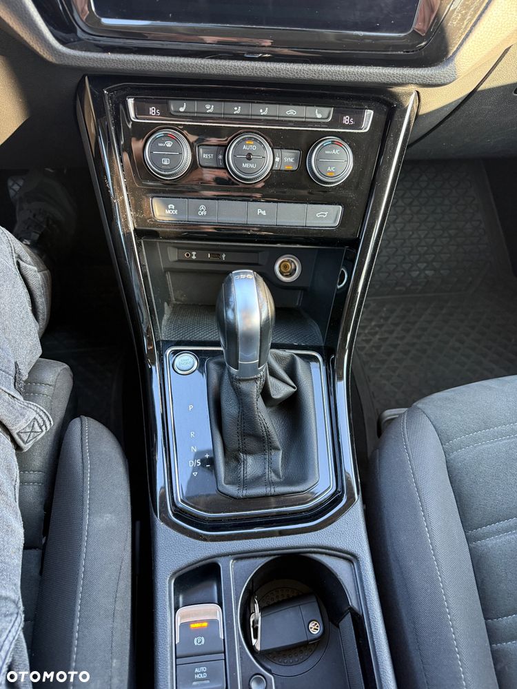 Volkswagen Touran - 26