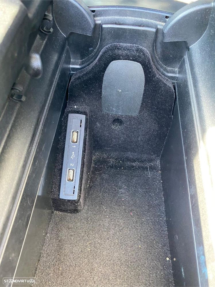 Mercedes-Benz E 250 BlueTEC Elegance 4-Matic - 26