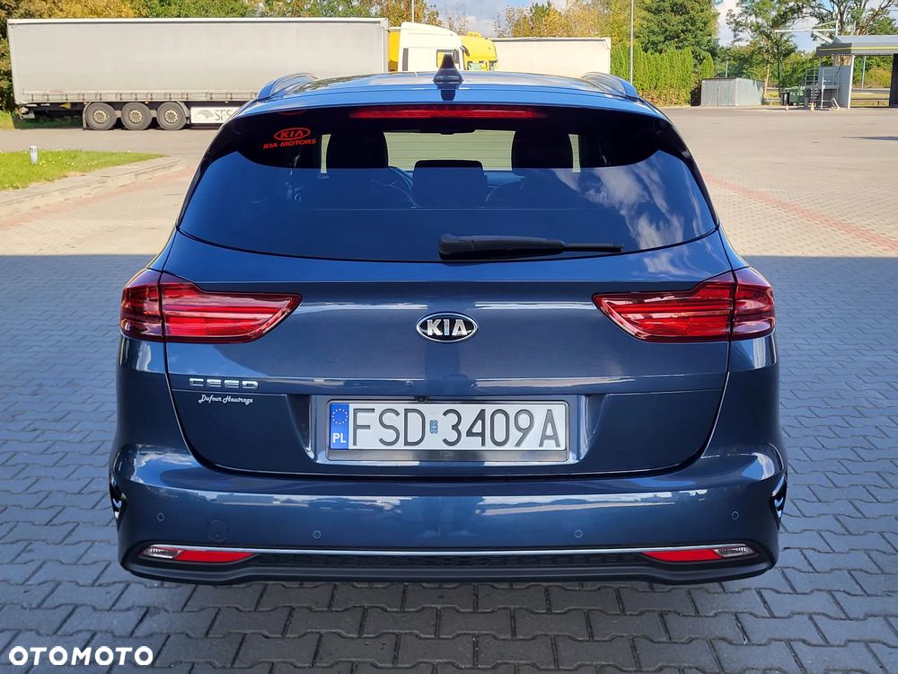 Kia Ceed - 9