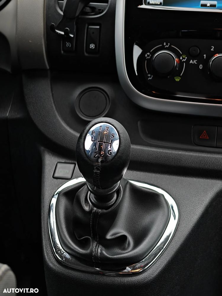 Renault Trafic - 16