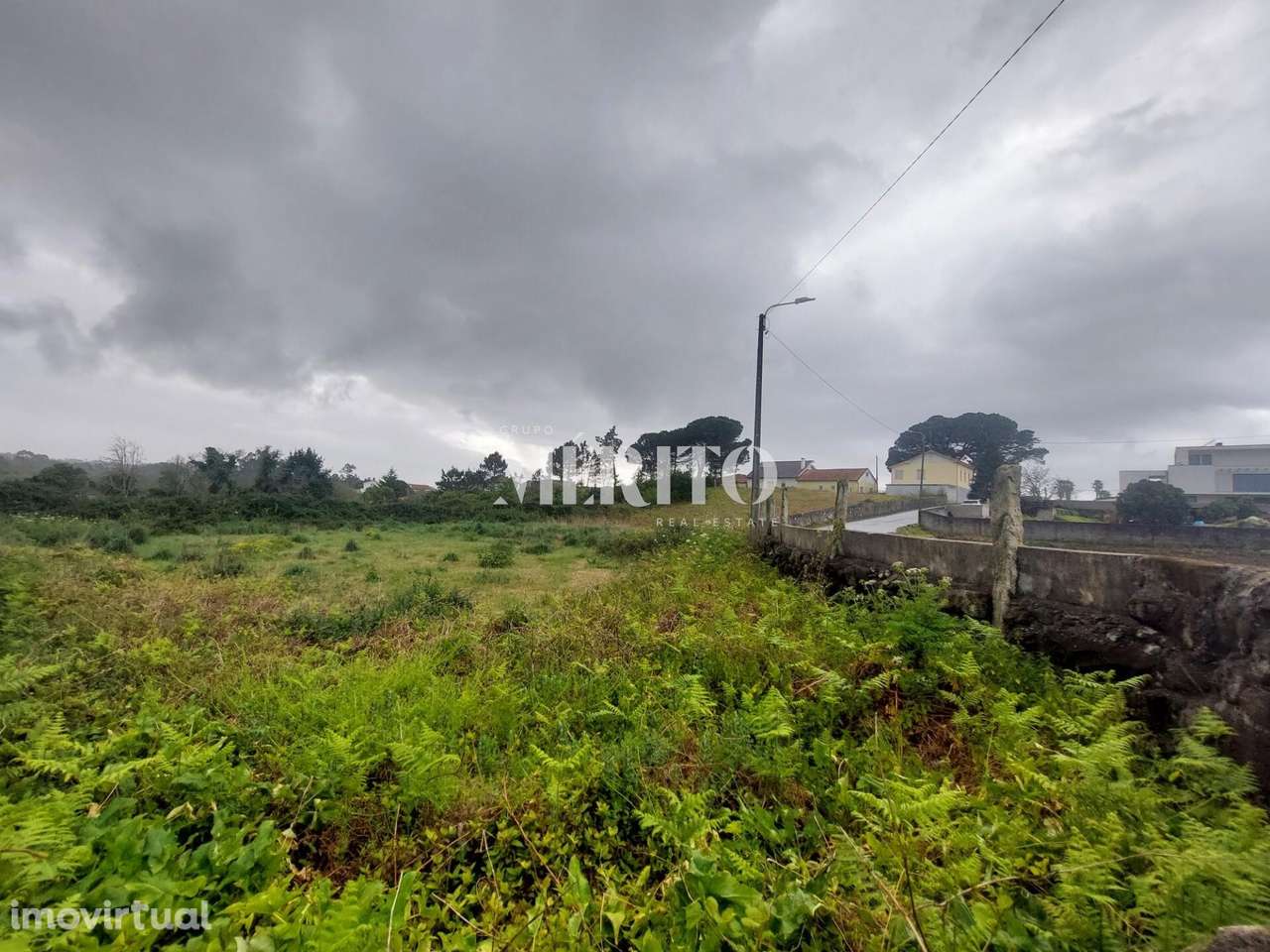 Terreno de construção com projeto aprovado para Moradia T4 com piscina - Grande imagem: 2/10