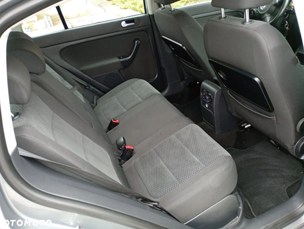 Volkswagen Golf Plus 1.6 TDI DPF Trendline - 26