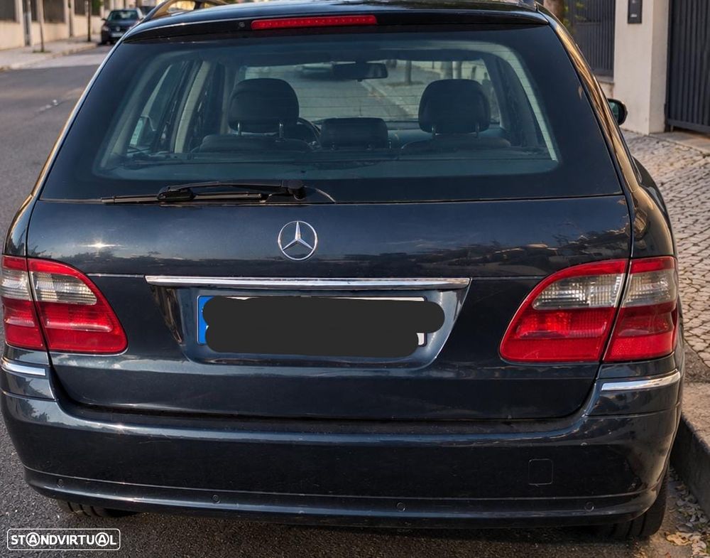 Mercedes-Benz E 220 2003 photo 3