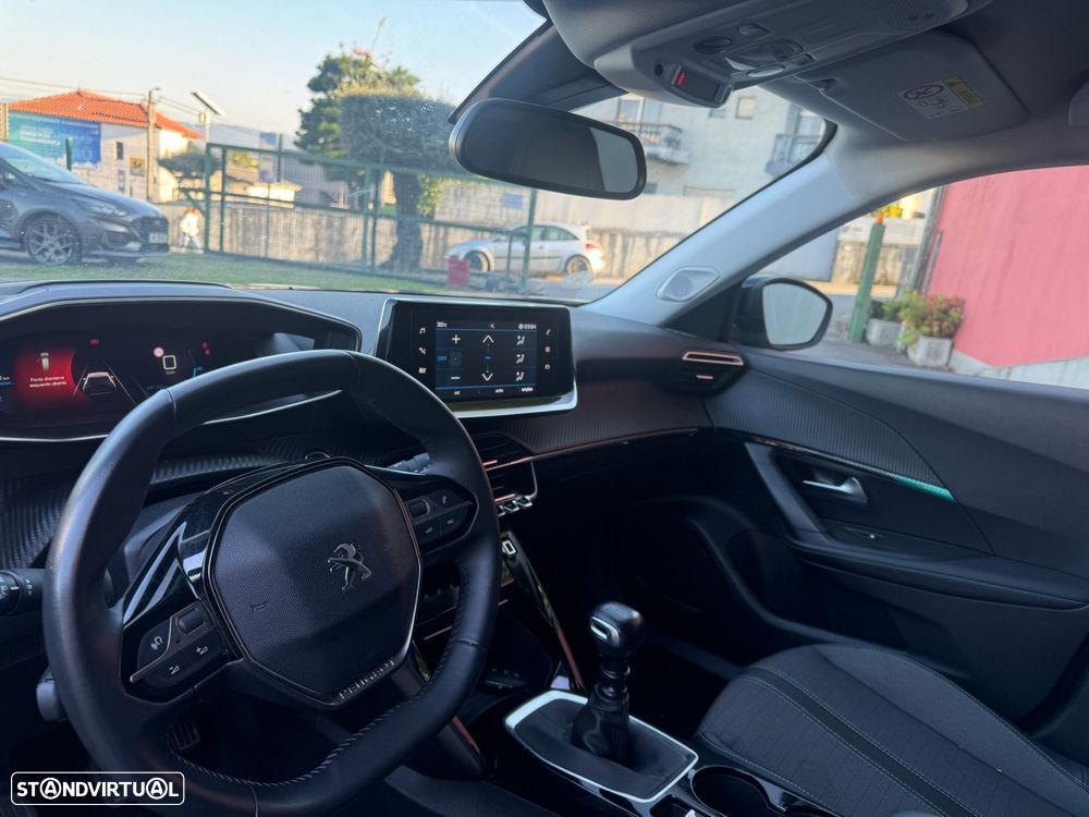 Peugeot 2008 1.2 PureTech Allure Pack - 4