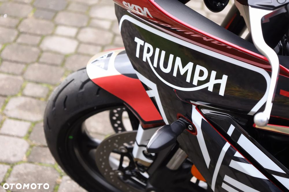 Triumph Daytona - 20