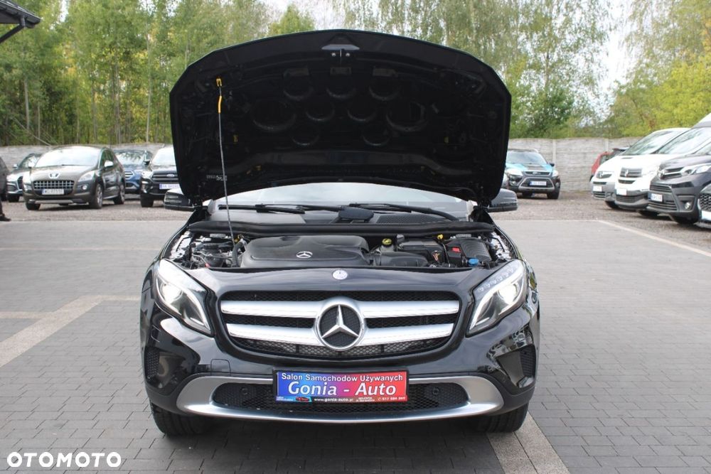 Mercedes-Benz GLA - 11