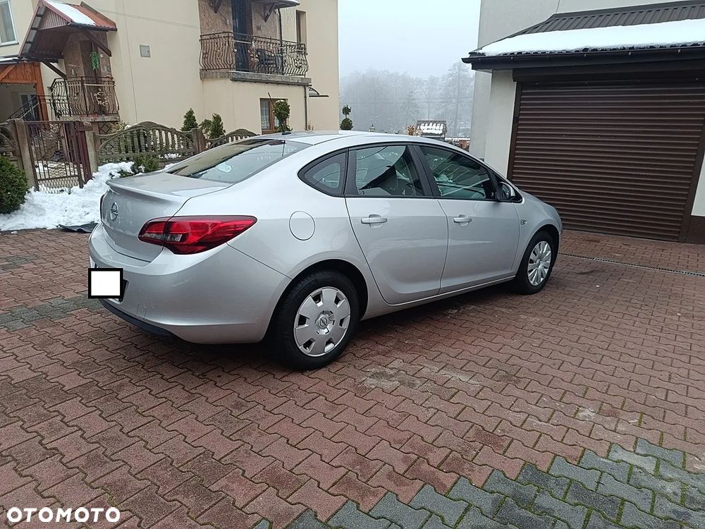 Opel Astra 1.6 Cosmo - 4