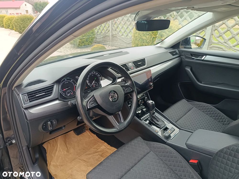 Skoda Superb 2.0 TDI DSG Premium Edition - 10