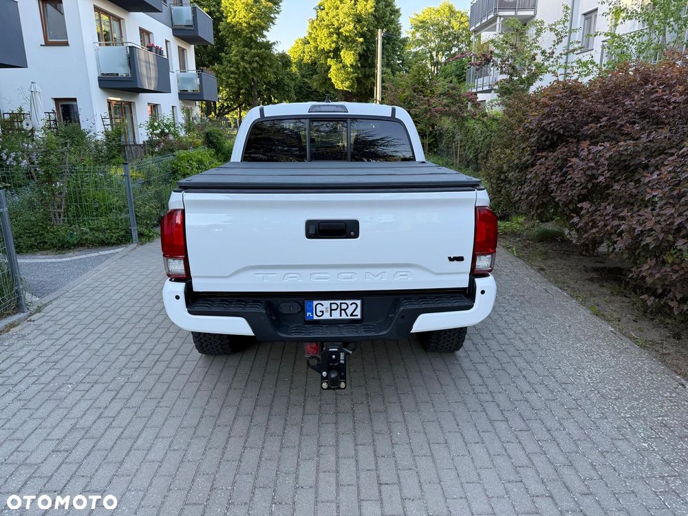 Toyota Tacoma - 14