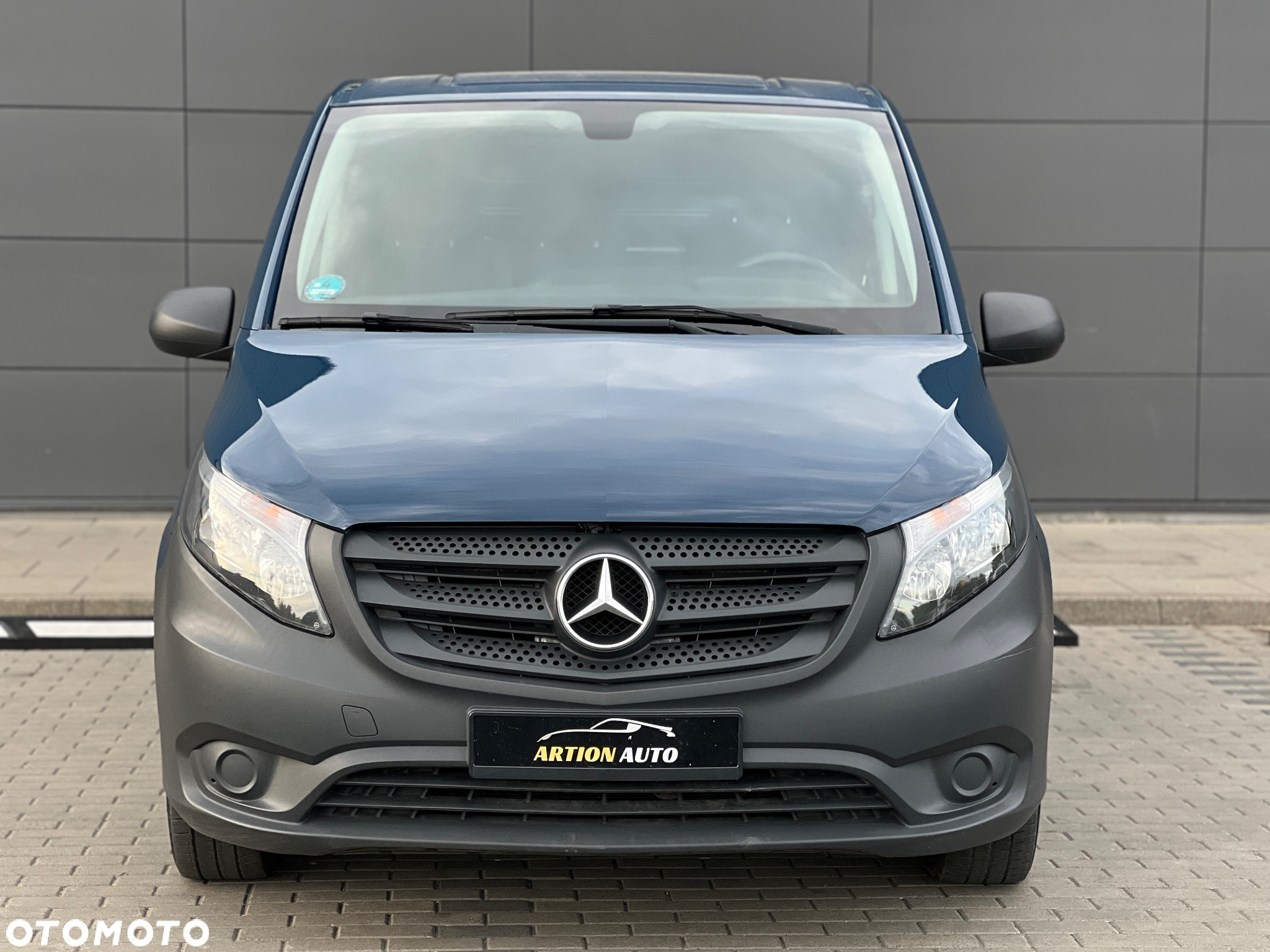 Mercedes-Benz VITO 109 - 2