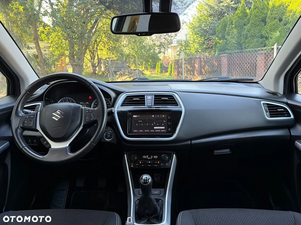 Suzuki SX4 S-Cross 1.0 T Premium - 10