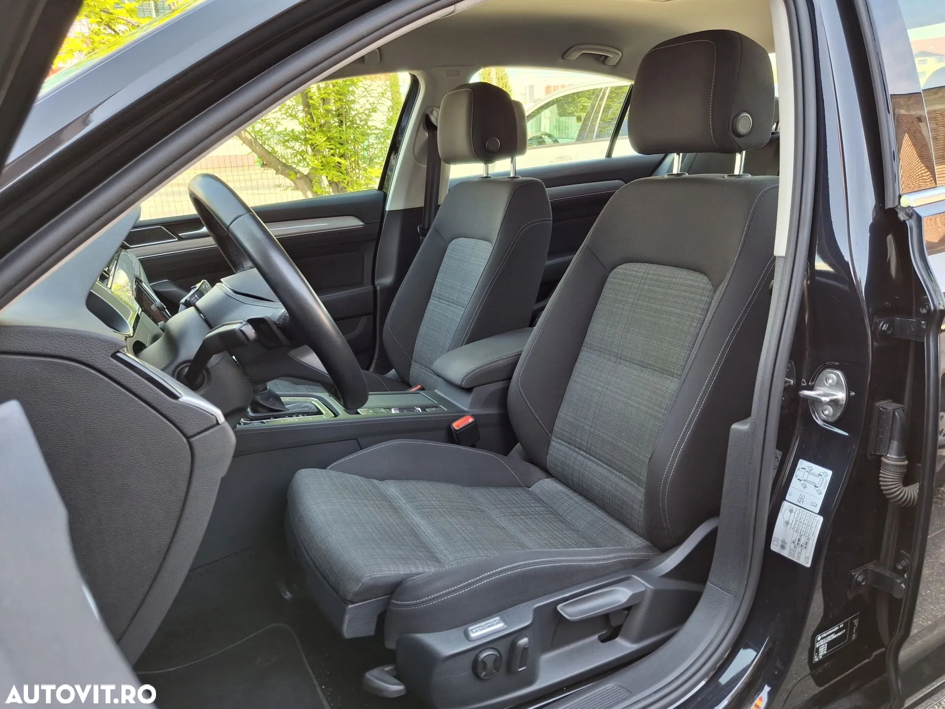 Volkswagen Passat 2.0 TDI SCR DSG Elegance - 13