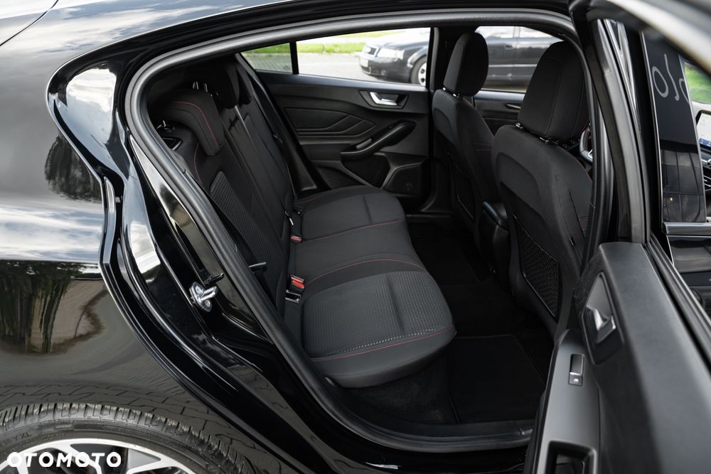 Ford Focus 1.0 EcoBoost ST-Line X - 23