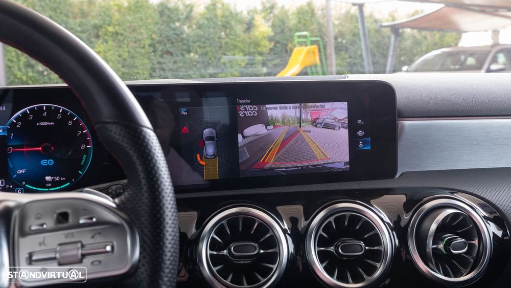 Mercedes-Benz A 250 e AMG Line - 8