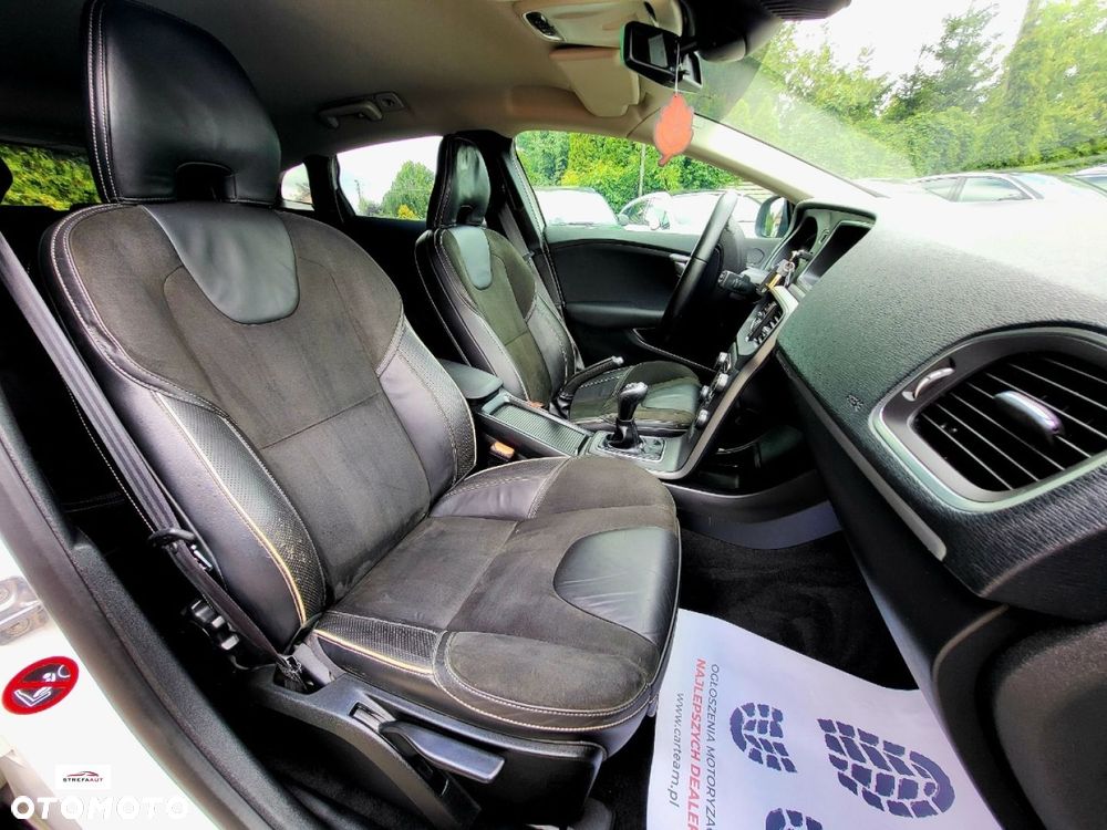 Volvo V40 Cross Country - 7