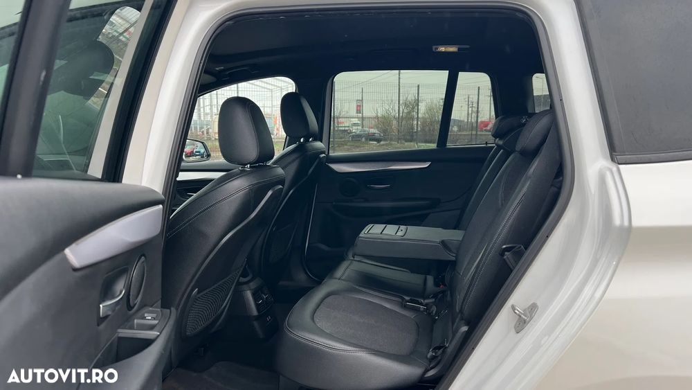 BMW Seria 2 218i AT - 8