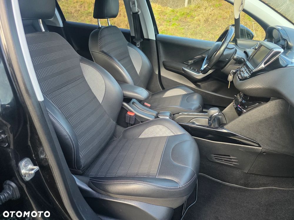 Peugeot 2008 1.2 Pure Tech Allure S&S EAT6 - 20