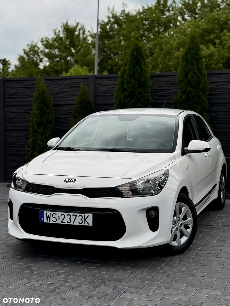 Kia Rio 1.4 L - 10