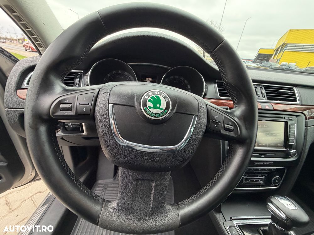Skoda Superb 2.0 TDI Elegance DSG - 16