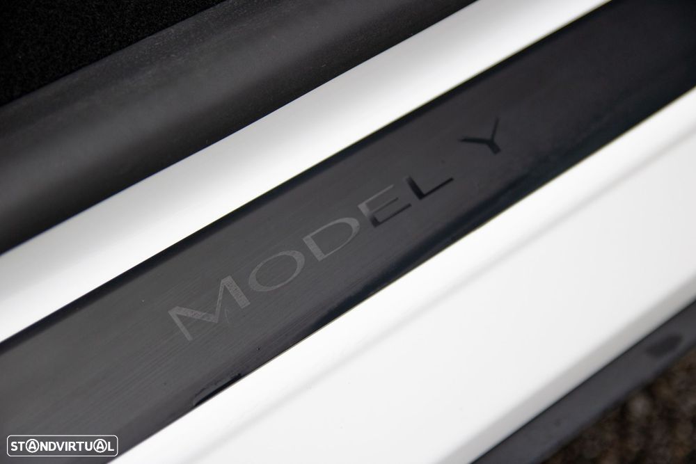 Tesla Model Y RWD - 35