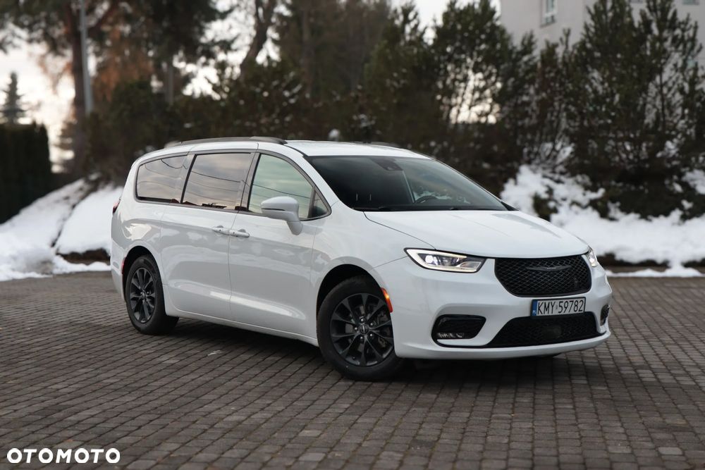 Chrysler Pacifica - 8