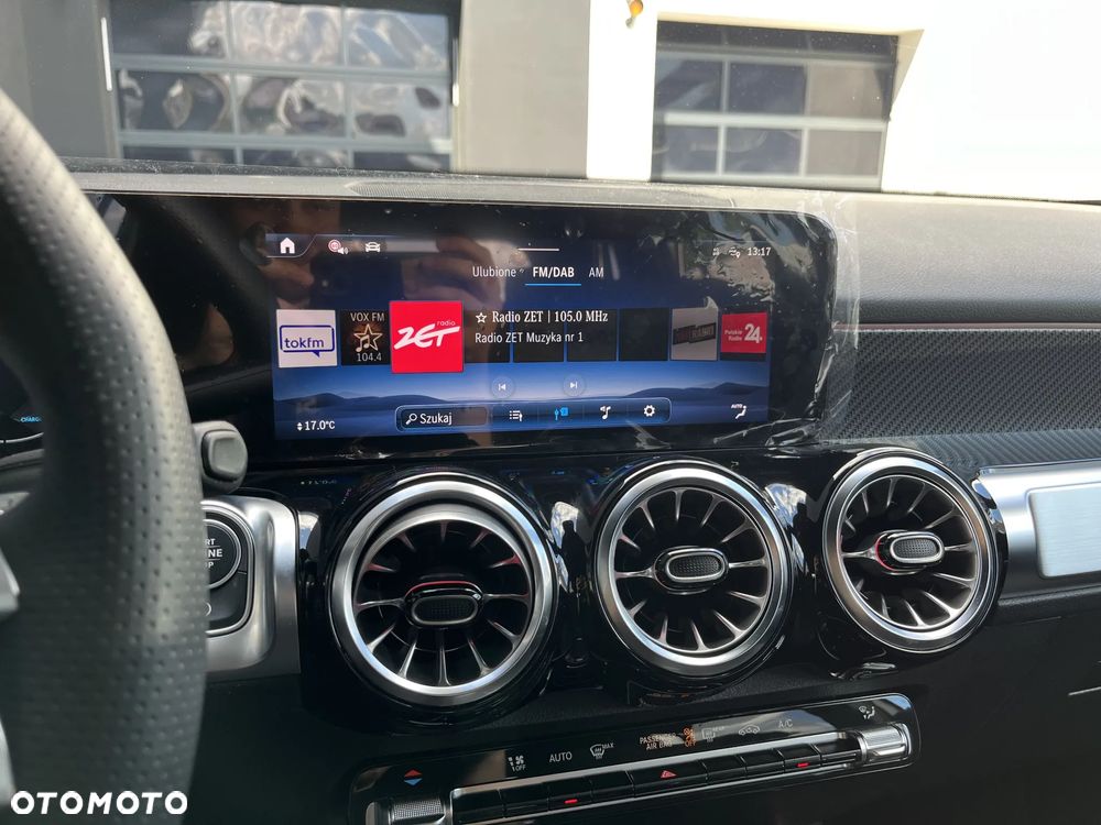 Mercedes-Benz GLB - 16