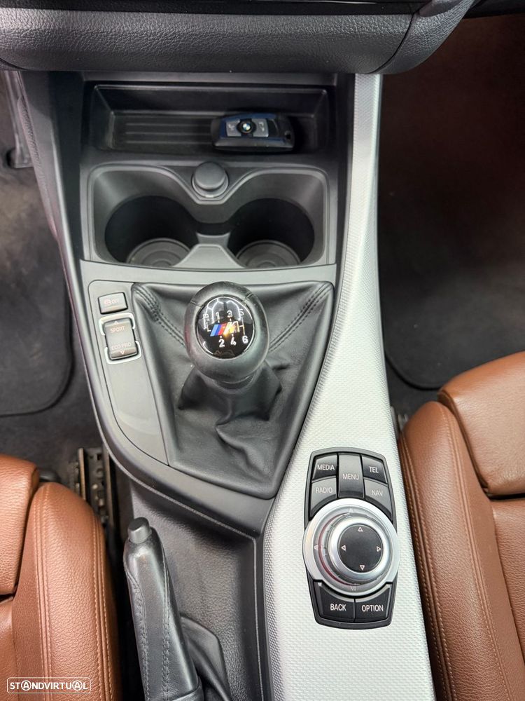 BMW 220 d Coupe Pack M - 12