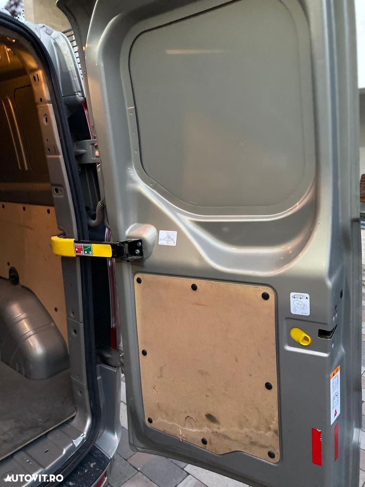 Ford TRANSIT CUSTOM - 12
