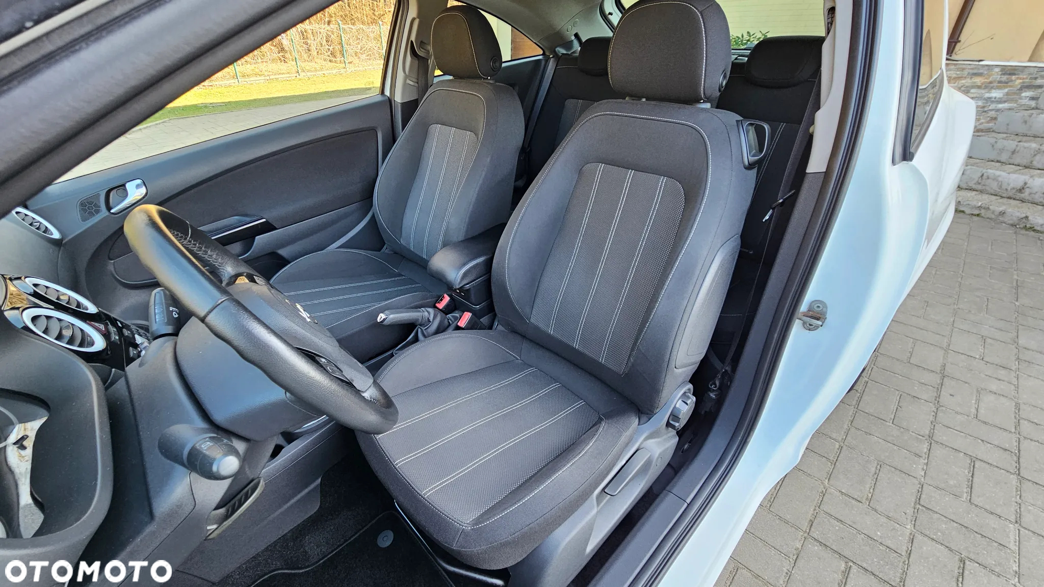 Opel Corsa 1.4 16V Sport - 4