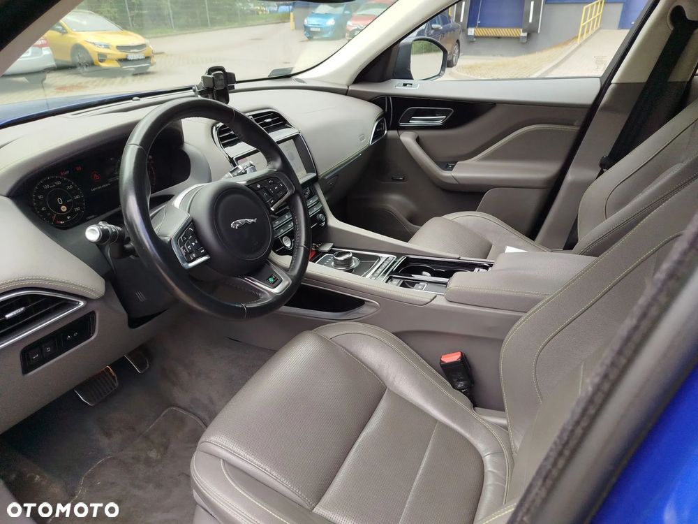 Jaguar F-Pace 2.0 i4P AWD R-Sport - 10