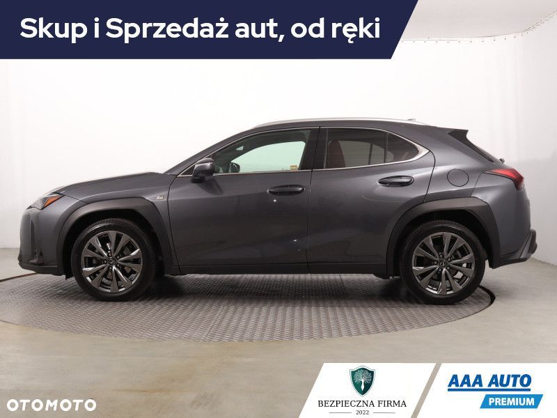 Lexus UX - 3