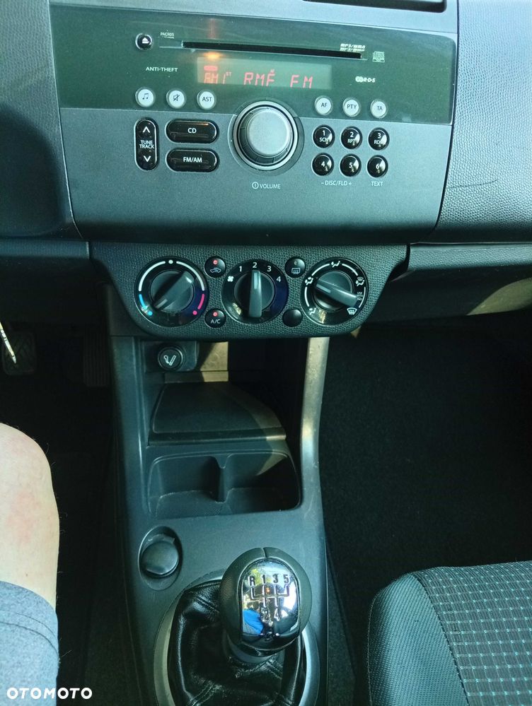 Suzuki Swift - 5