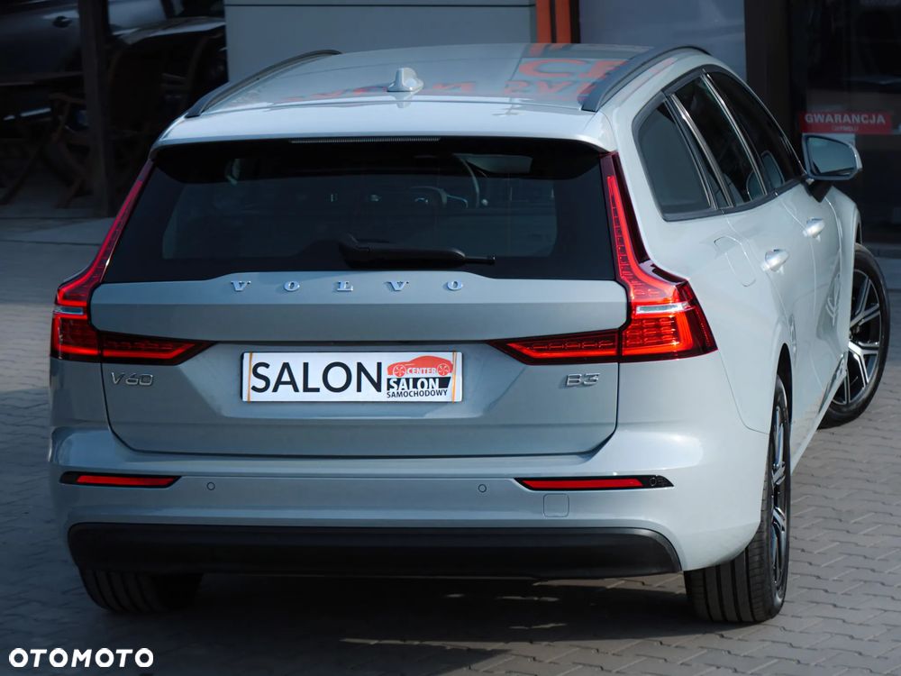 Volvo V60 B3 B DKG Momentum Pro - 32