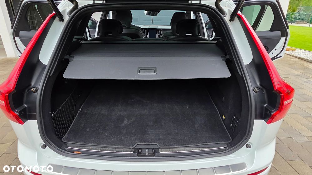 Volvo XC 60 T8 AWD Recharge Geartronic RDesign - 9