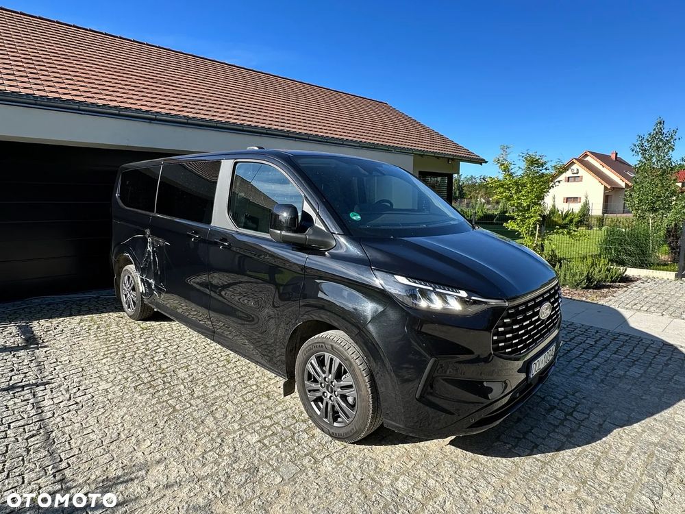 Ford Tourneo Custom - 1