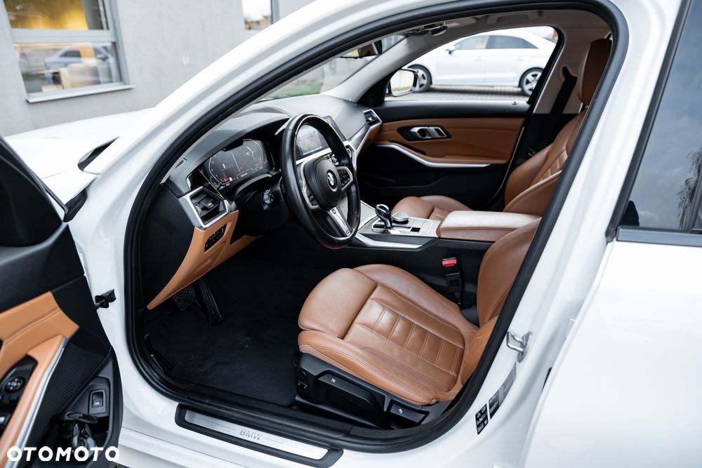 BMW Seria 3 330d xDrive - 16