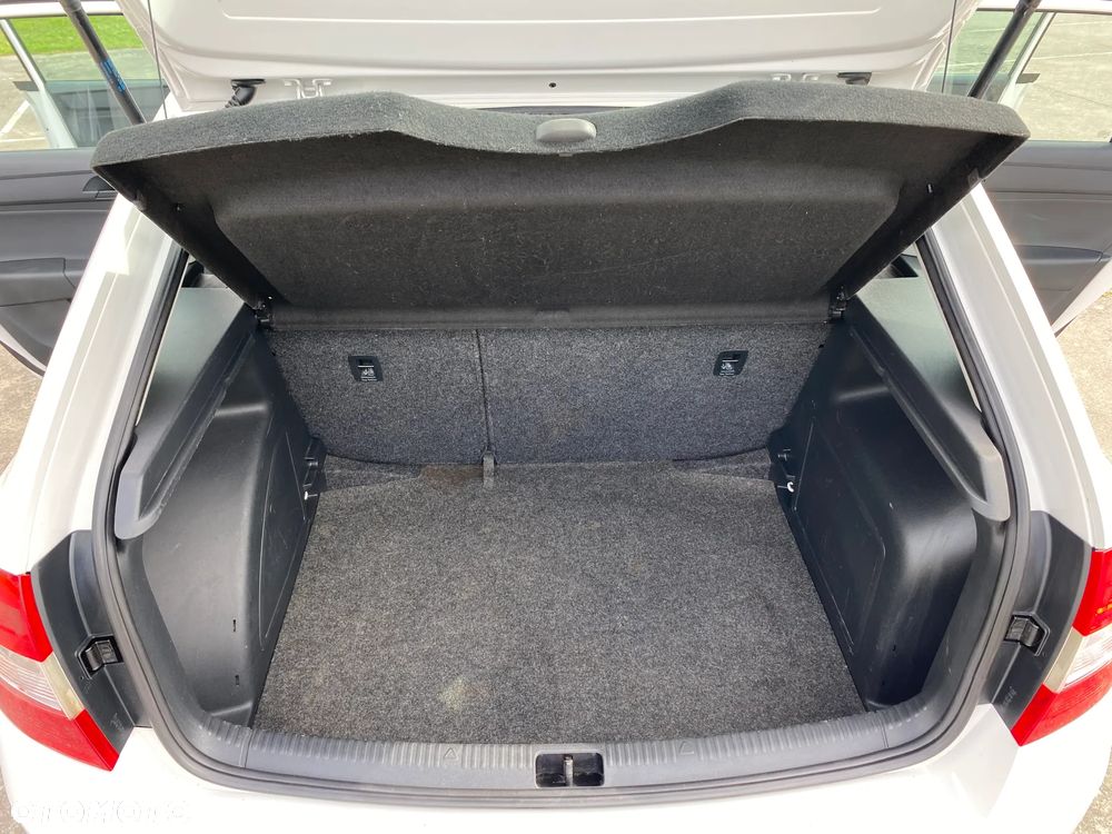 Skoda RAPID 1.2 TSI Drive - 14