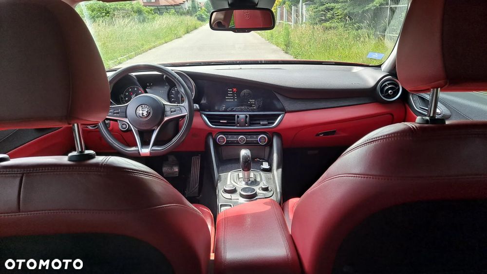 Alfa Romeo Giulia 2.0 Turbo 16V AT8 Veloce Ti - 11
