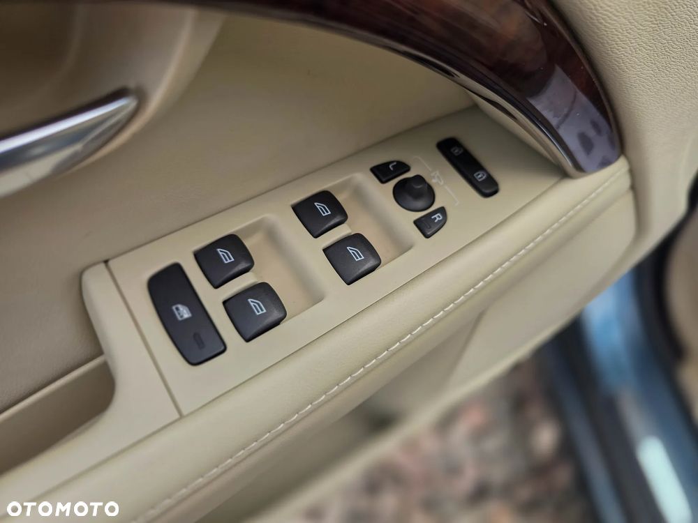 Volvo V70 2.5T Summum - 22