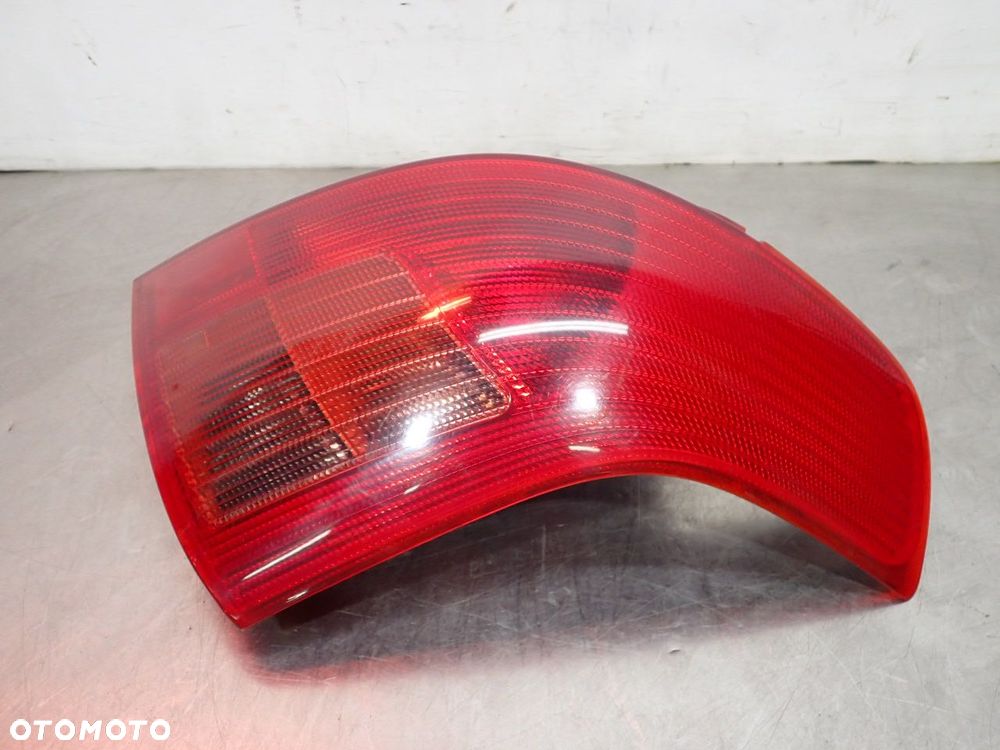 LAMPA PRAWA TYLNA SUZUKI SWIFT IV - 3
