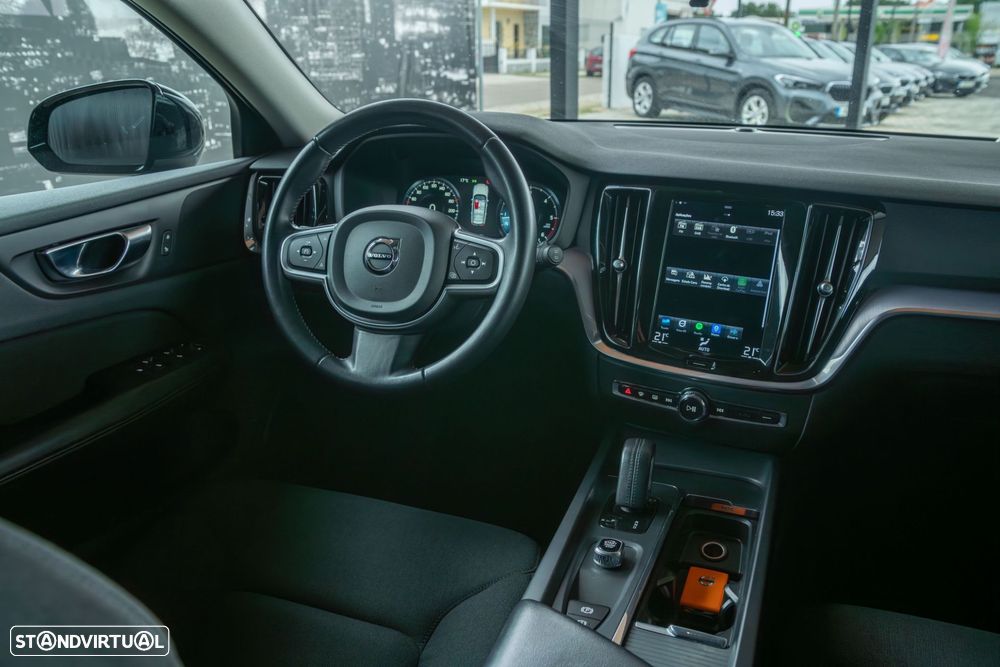 Volvo V60 2.0 B4 Essential Auto - 8