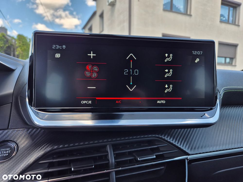 Peugeot 2008 PureTech 130 EAT8 GT - 33