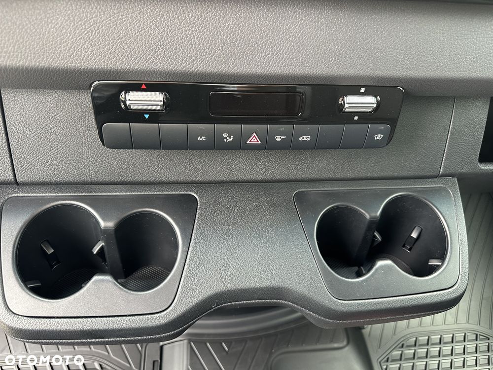 Mercedes-Benz Sprinter - 19