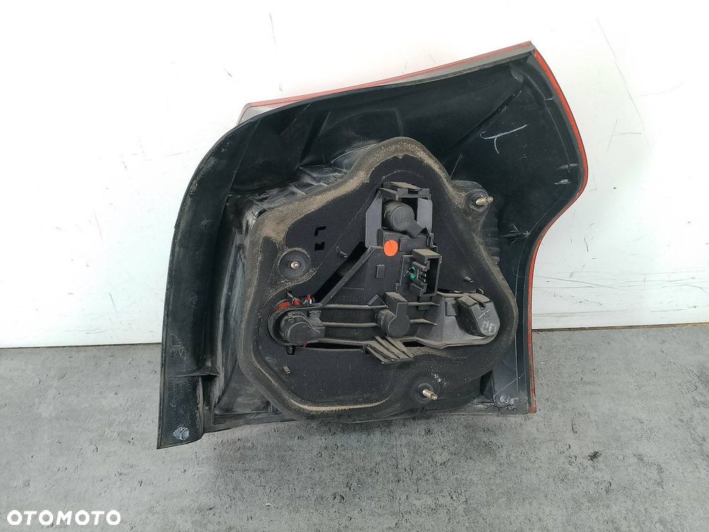 LAMPA TYLNA LEWA TOYOTA COROLLA IX E12 02-51 KOITO HATCHBACK 5D - 4